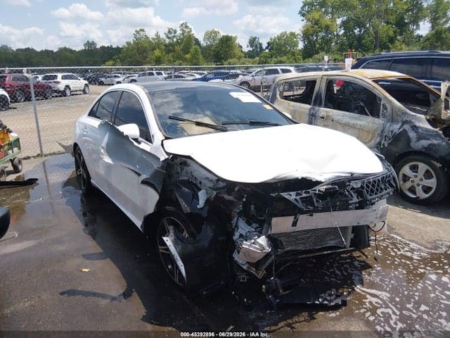 2019 MERCEDES-BENZ A 220 4MATIC 1