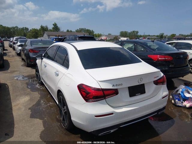 2019 MERCEDES-BENZ A 220 4MATIC 3