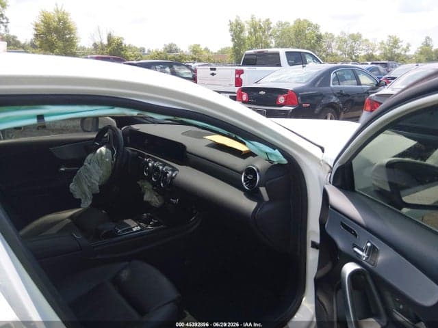 2019 MERCEDES-BENZ A 220 4MATIC 5