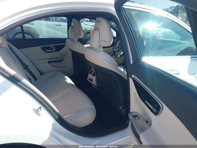2024 MERCEDES-BENZ C 300 8