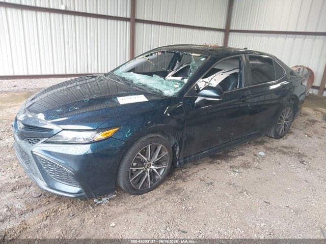 2021 TOYOTA CAMRY SE 2