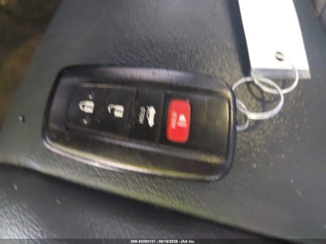 2021 TOYOTA CAMRY SE 11