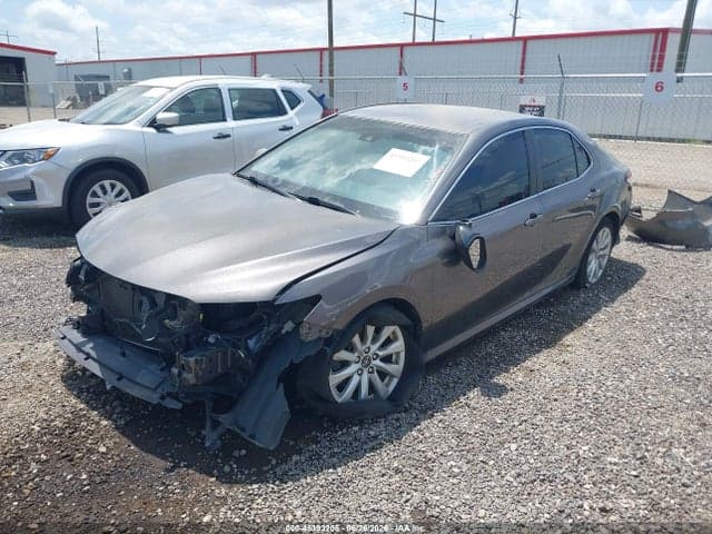 2018 TOYOTA CAMRY LE 2