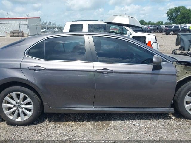 2018 TOYOTA CAMRY LE 14