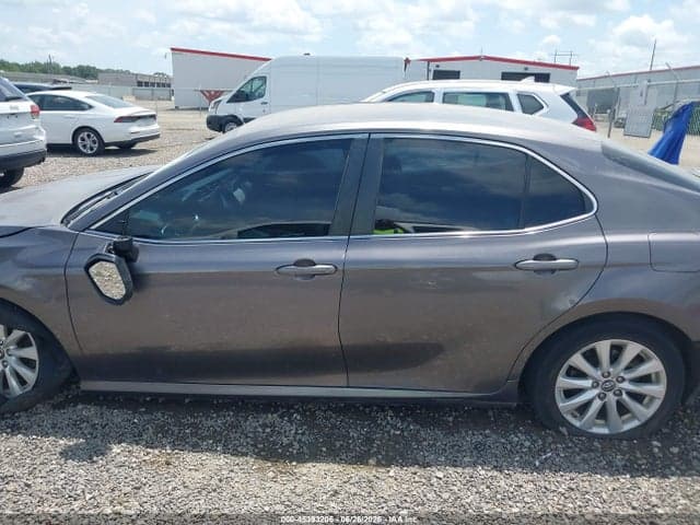 2018 TOYOTA CAMRY LE 15
