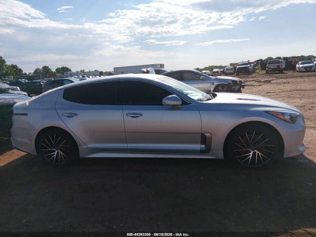 2018 KIA STINGER 13