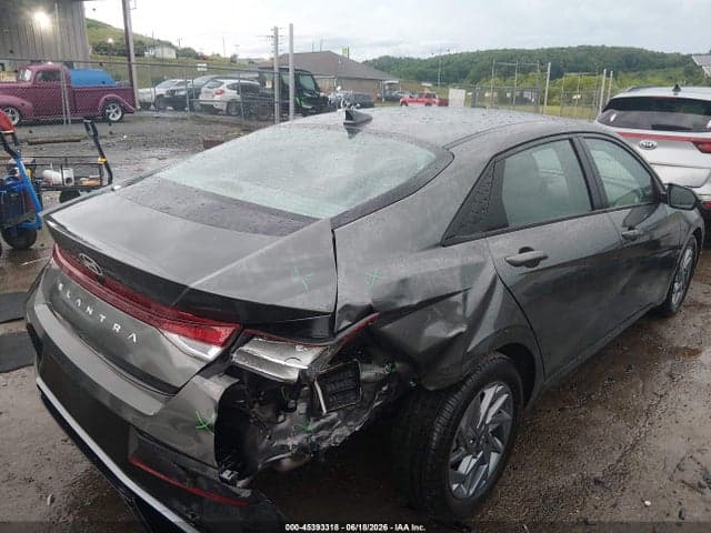 2024 HYUNDAI ELANTRA SEL 4