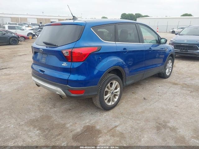 2019 FORD ESCAPE SE 4