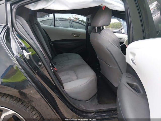 2020 TOYOTA COROLLA SE 8