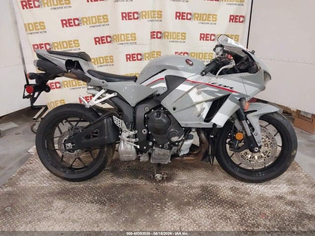 2026 HONDA CBR600 RR 13
