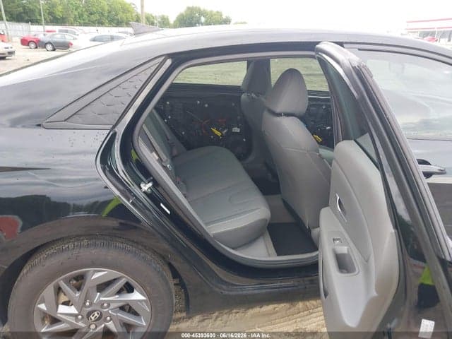 2024 HYUNDAI ELANTRA SEL 8