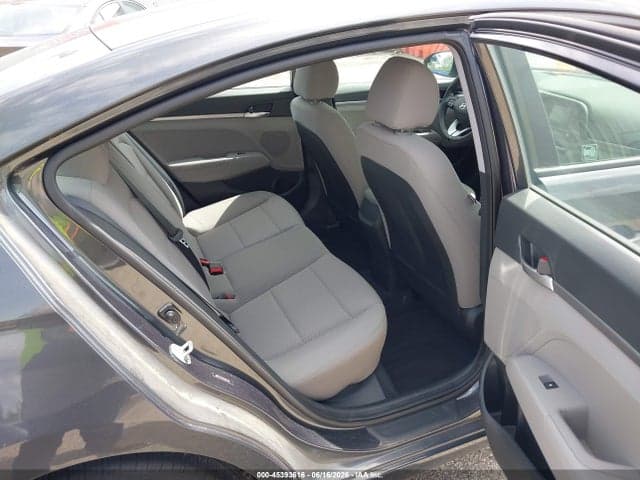 2020 HYUNDAI ELANTRA SE 8