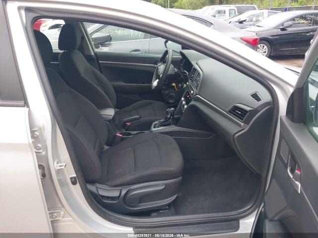 2020 HYUNDAI ELANTRA SE 5