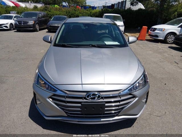 2020 HYUNDAI ELANTRA SE 12