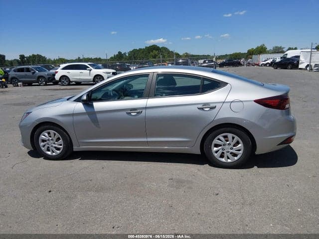 2020 HYUNDAI ELANTRA SE 14