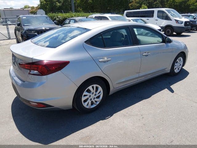 2020 HYUNDAI ELANTRA SE 4