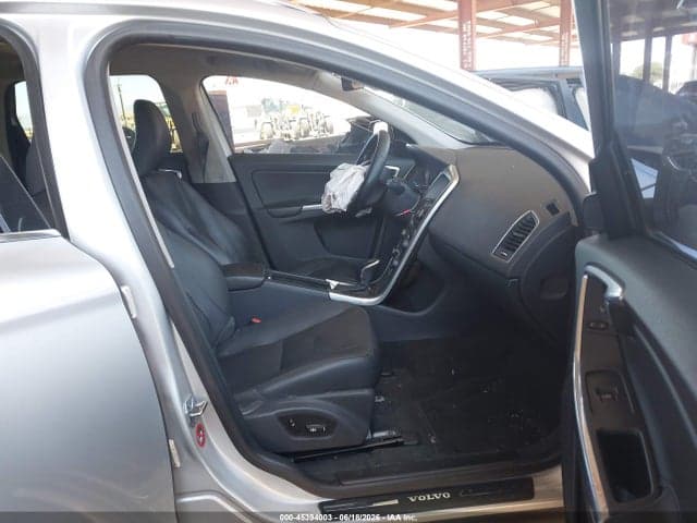 2015 VOLVO XC60 T5 5
