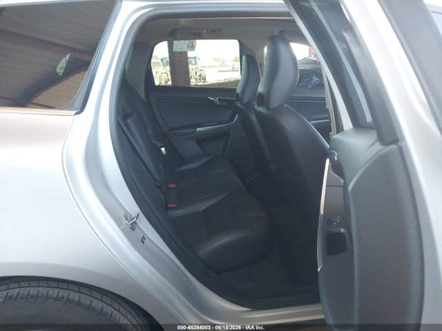 2015 VOLVO XC60 T5 8