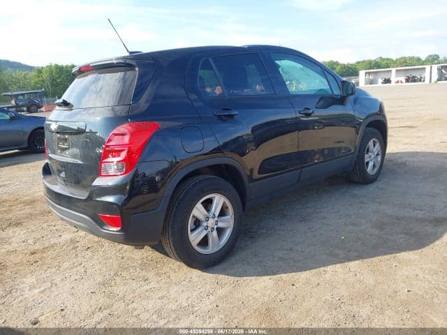 2022 CHEVROLET TRAX AWD LS 4