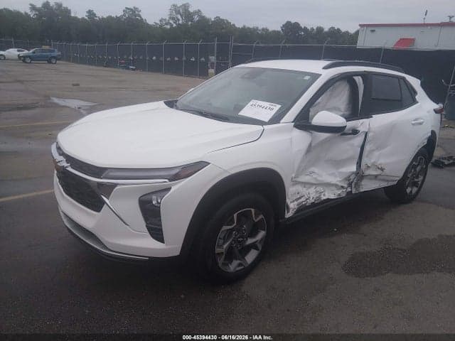2025 CHEVROLET TRAX FWD LT 2