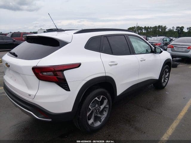 2025 CHEVROLET TRAX FWD LT 4