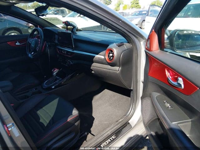 2022 KIA FORTE GT 5