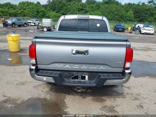 2017 TOYOTA TACOMA SR5 V6 16