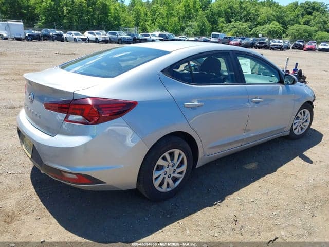 2020 HYUNDAI ELANTRA SE 4