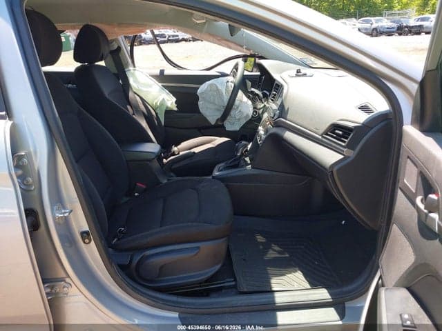 2020 HYUNDAI ELANTRA SE 5