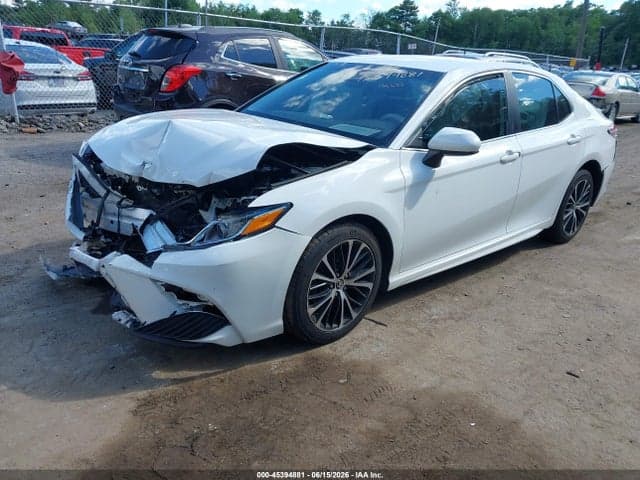 2020 TOYOTA CAMRY SE 2