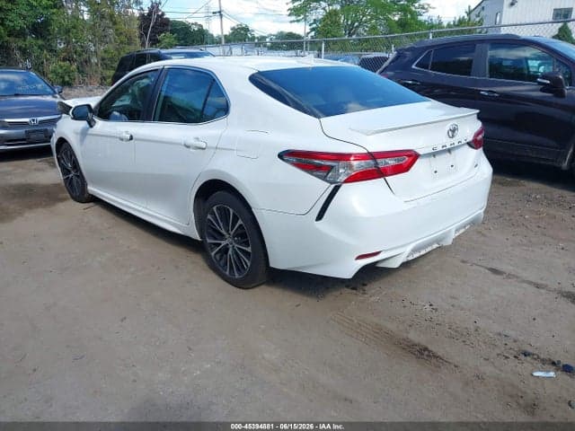 2020 TOYOTA CAMRY SE 3
