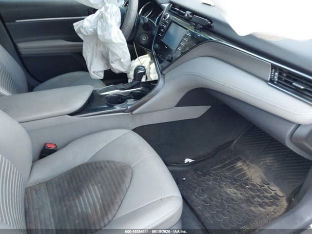 2020 TOYOTA CAMRY SE 5