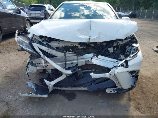 2020 TOYOTA CAMRY SE 6