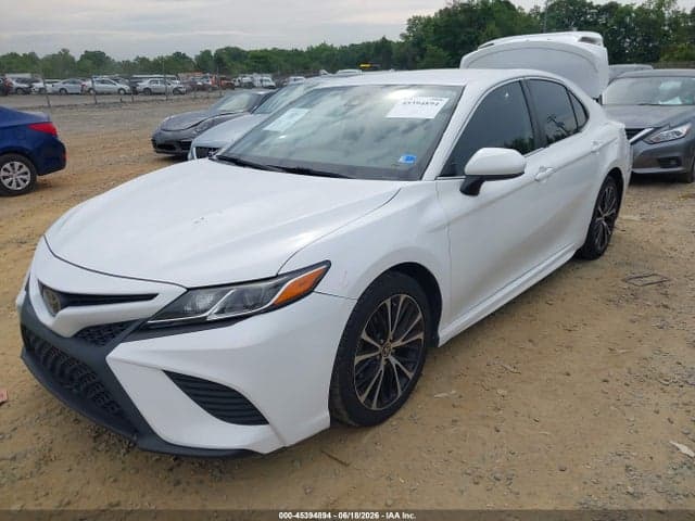 2020 TOYOTA CAMRY SE 2
