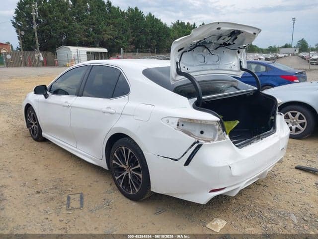 2020 TOYOTA CAMRY SE 3