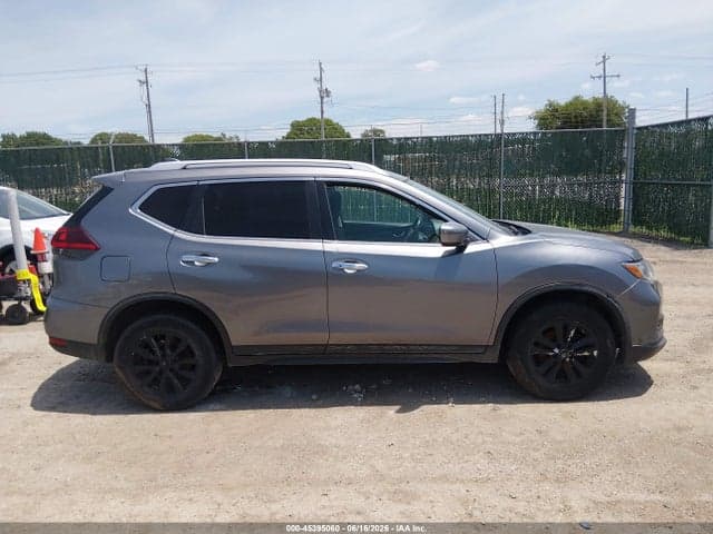 2018 NISSAN ROGUE SV 12