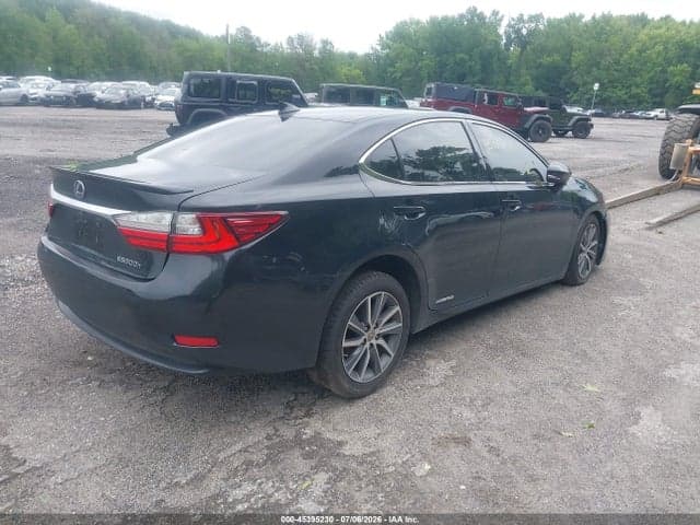 2017 LEXUS ES 300H 4
