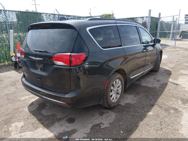 2017 CHRYSLER PACIFICA TOURING-L 4