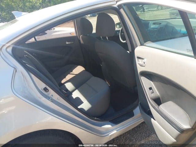 2017 KIA FORTE LX 8