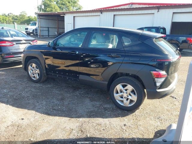 2024 HYUNDAI KONA SE 3