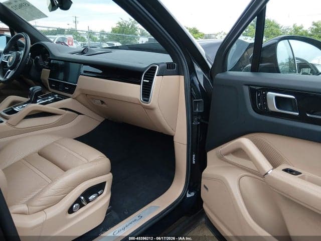 2019 PORSCHE CAYENNE S 5