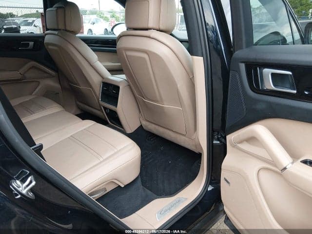 2019 PORSCHE CAYENNE S 8