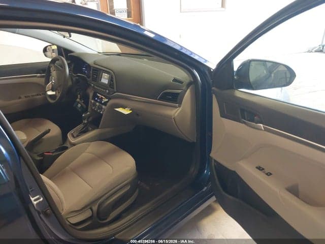 2020 HYUNDAI ELANTRA SE 5