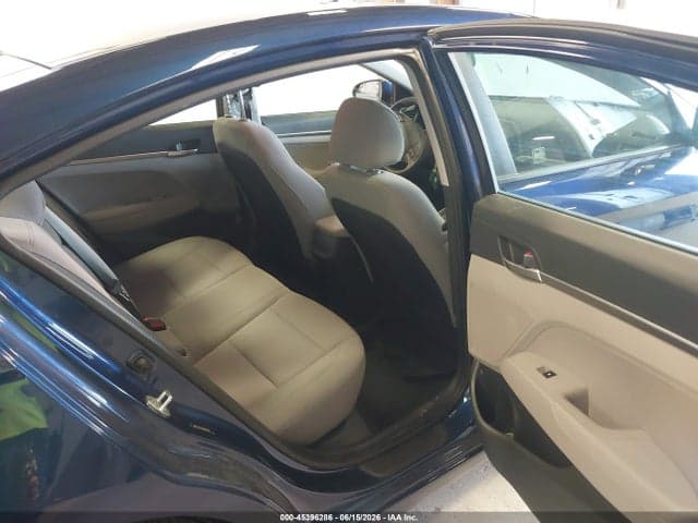 2020 HYUNDAI ELANTRA SE 8