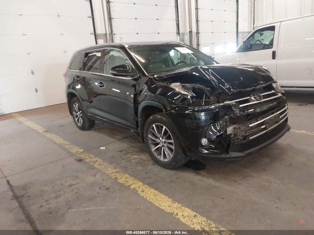 2018 TOYOTA HIGHLANDER XLE 1