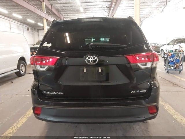 2018 TOYOTA HIGHLANDER XLE 16