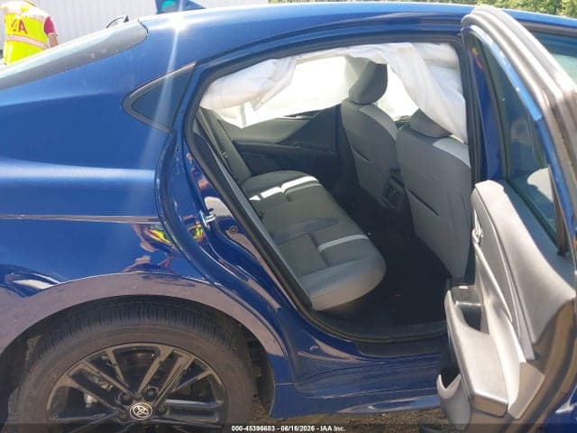2026 TOYOTA CAMRY SE 8