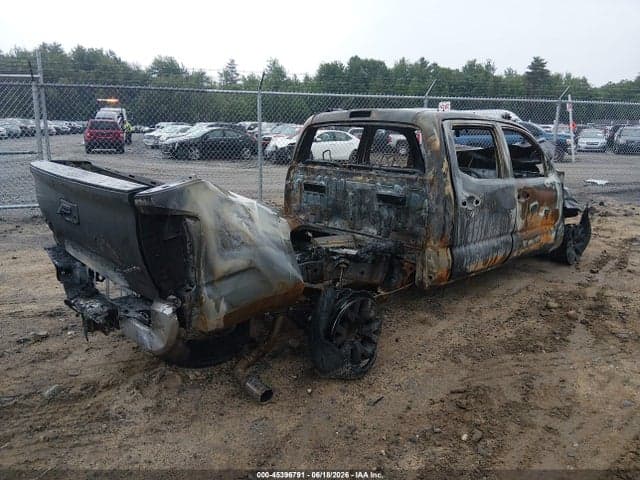 2021 TOYOTA TACOMA SR5 V6 4
