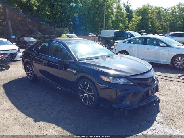 2020 TOYOTA CAMRY SE - 1