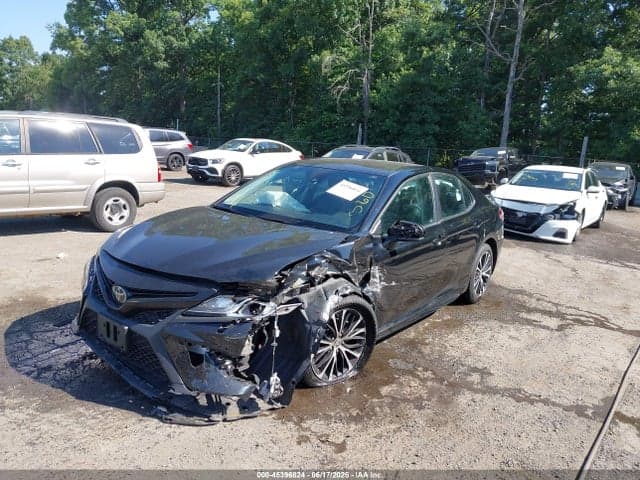 2020 TOYOTA CAMRY SE 2